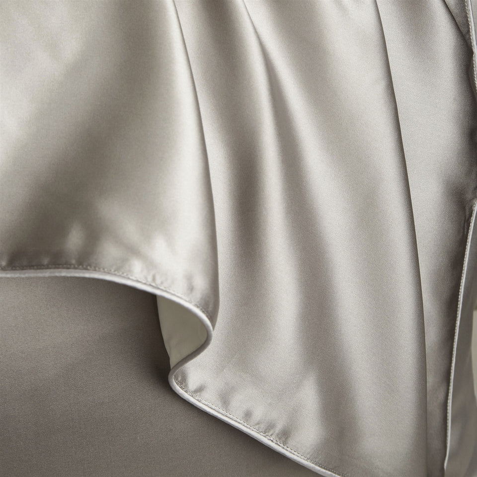Mulberry Silk Pillowcase – Luxury Soft Cover for Hair & Skin