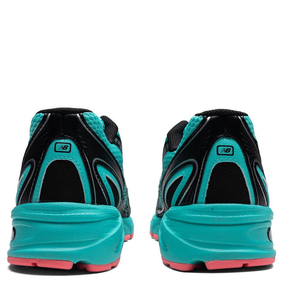 740 - Cyber Jade/Ultra Pink/Black/Silver Metallic