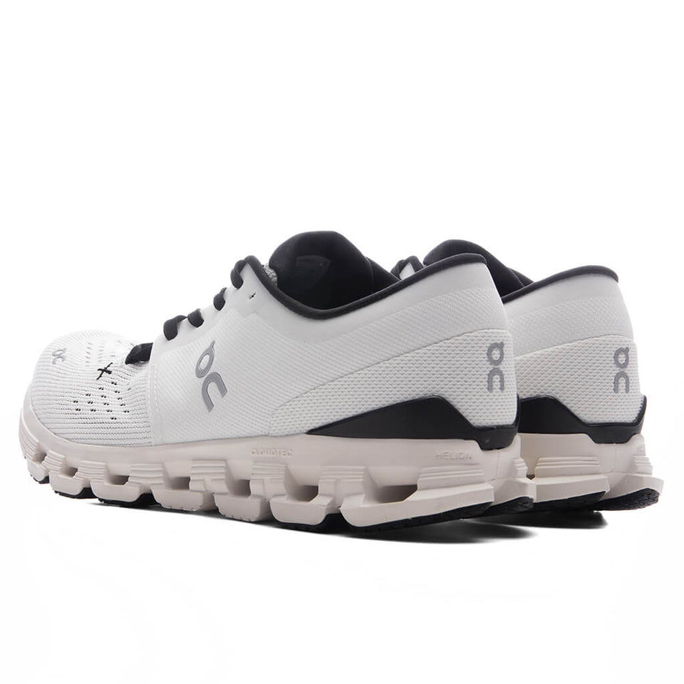 Cloud X 4 - Ivory/Black