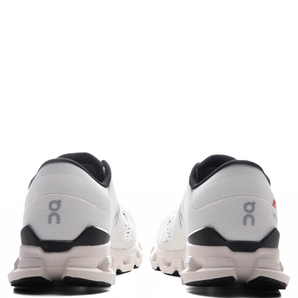 Cloud X 4 - Ivory/Black