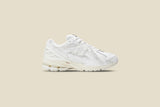 1906D - White/Turtledove/Crimson