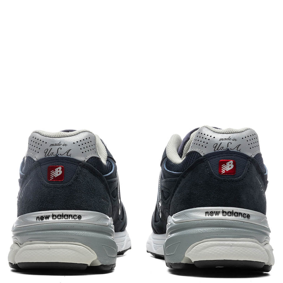 990v3 - Navy/White