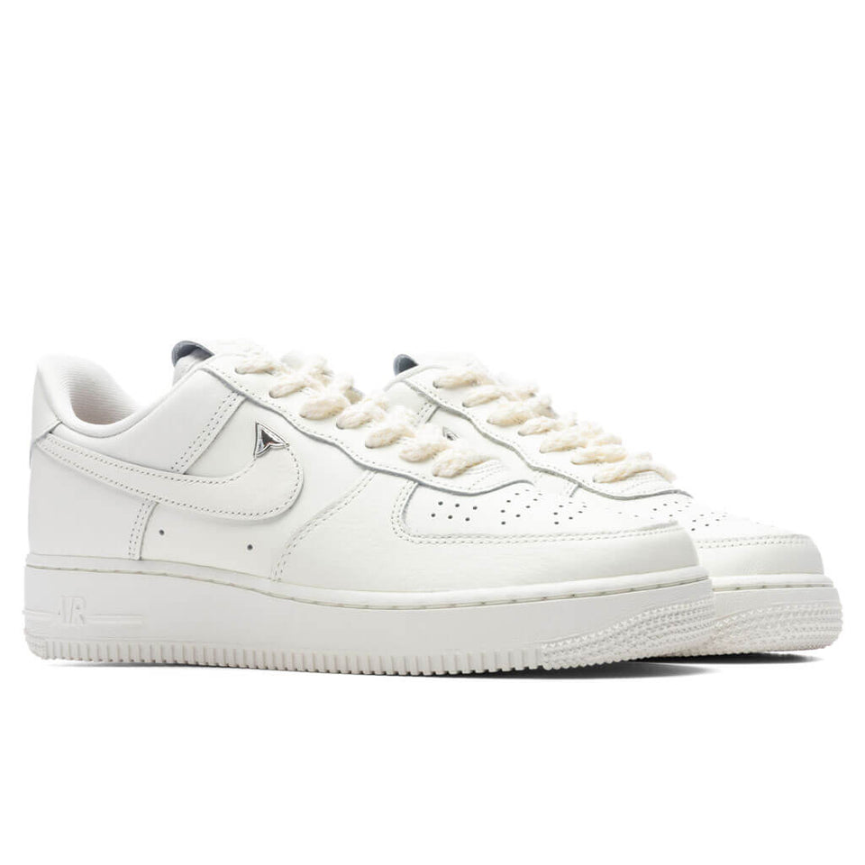 Women's Air Force 1 '07 LV8 - Sail/Metallic Silver