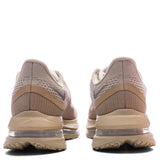 Pegasus Premium SP - Mushroom/Metallic Silver/White