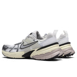 V2K Run - Summit White/Metallic Silver