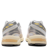 Women's Gel-1130 - White/Faded Yellow