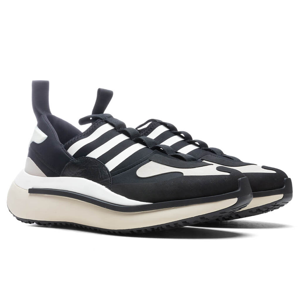 Qisan Cozy - Black/Core White/Chalk Pearl