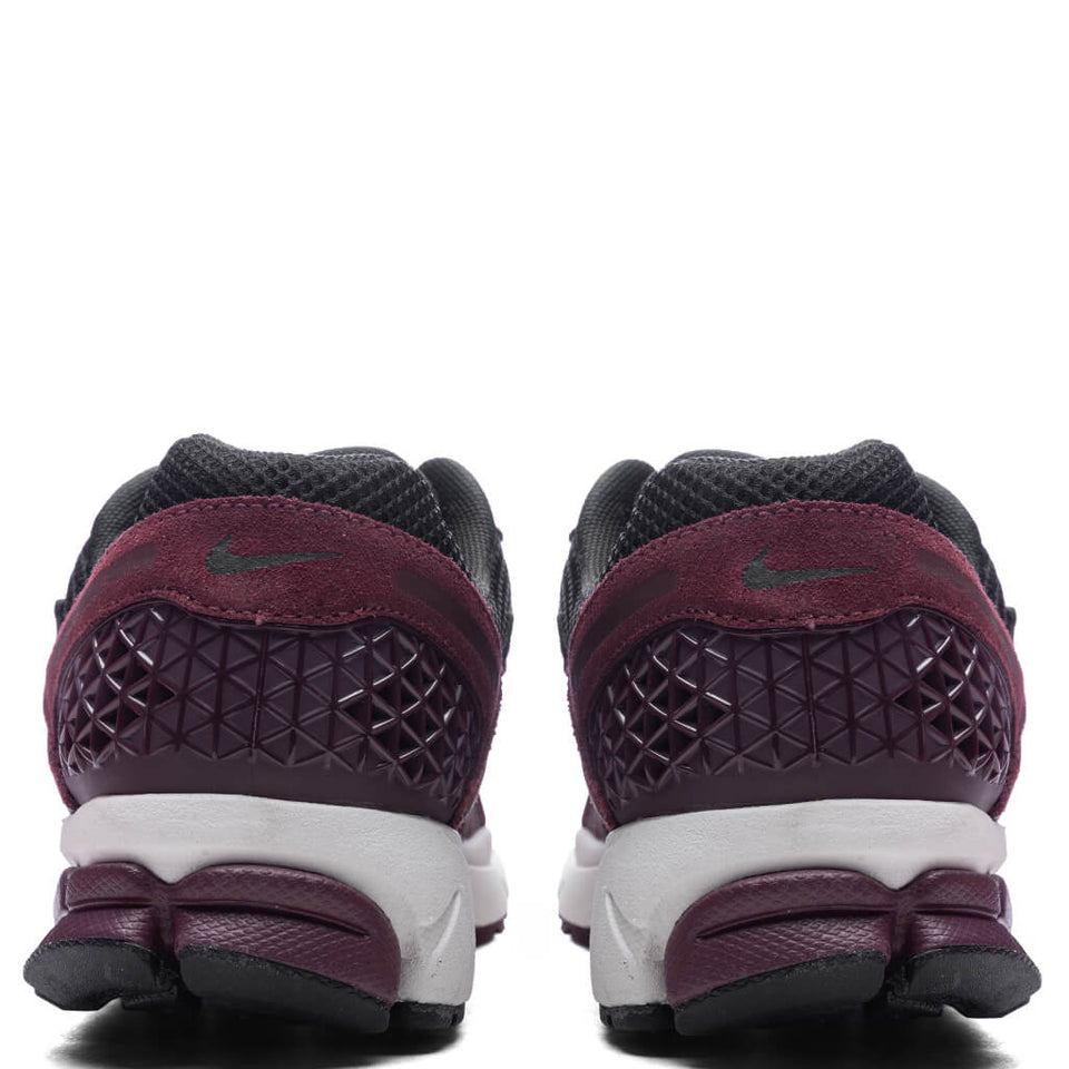 Zoom Vomero 5 - Dark Team Red/Black/Burgundy Crush
