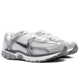 Zoom Vomero 5 - Summit White/Metallic silver